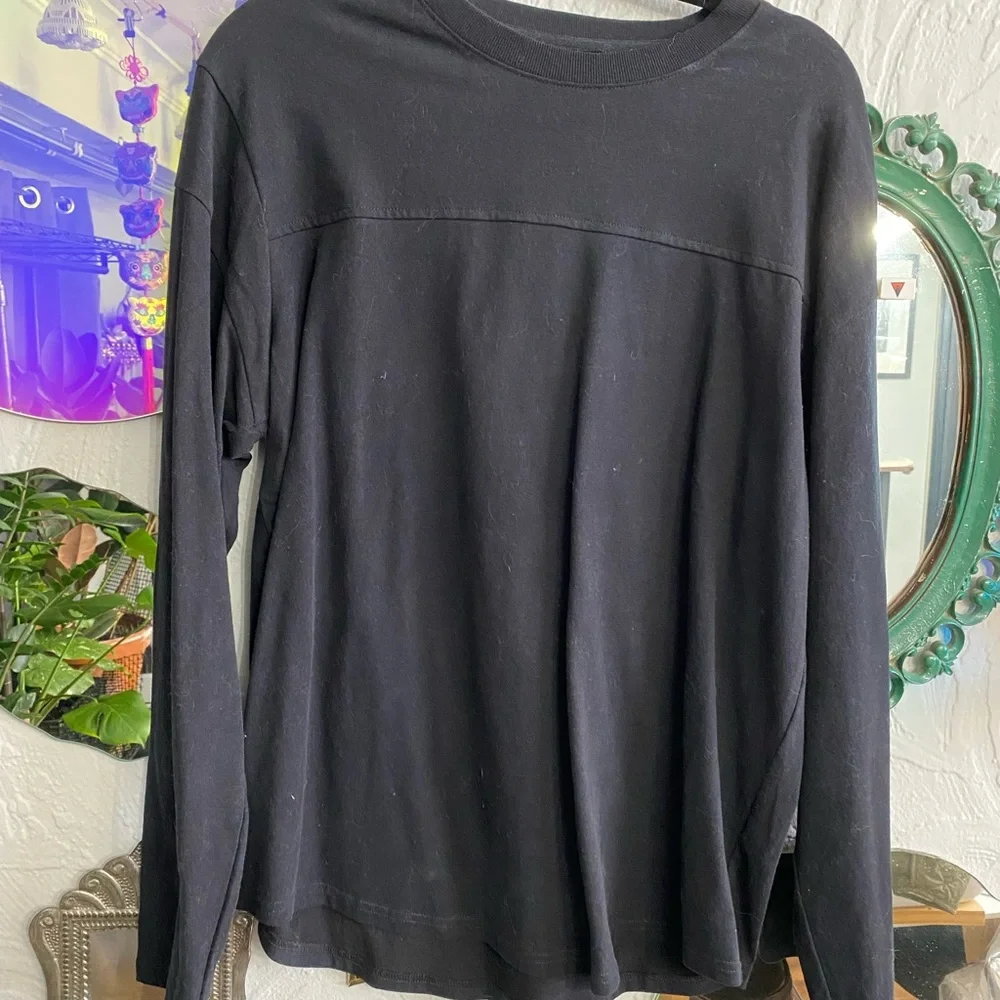Two Everlane football tees - black and tan - Picture 6 of 6